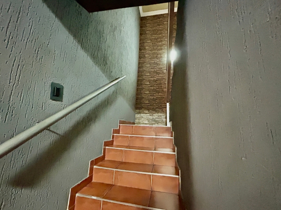 To Let 3 Bedroom Property for Rent in Waterval East North West